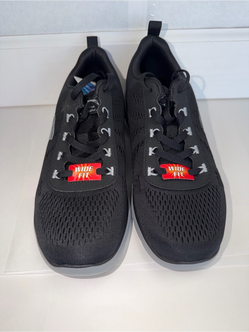 Skechers Black Wide Fit Athletic Sneakers size 8
